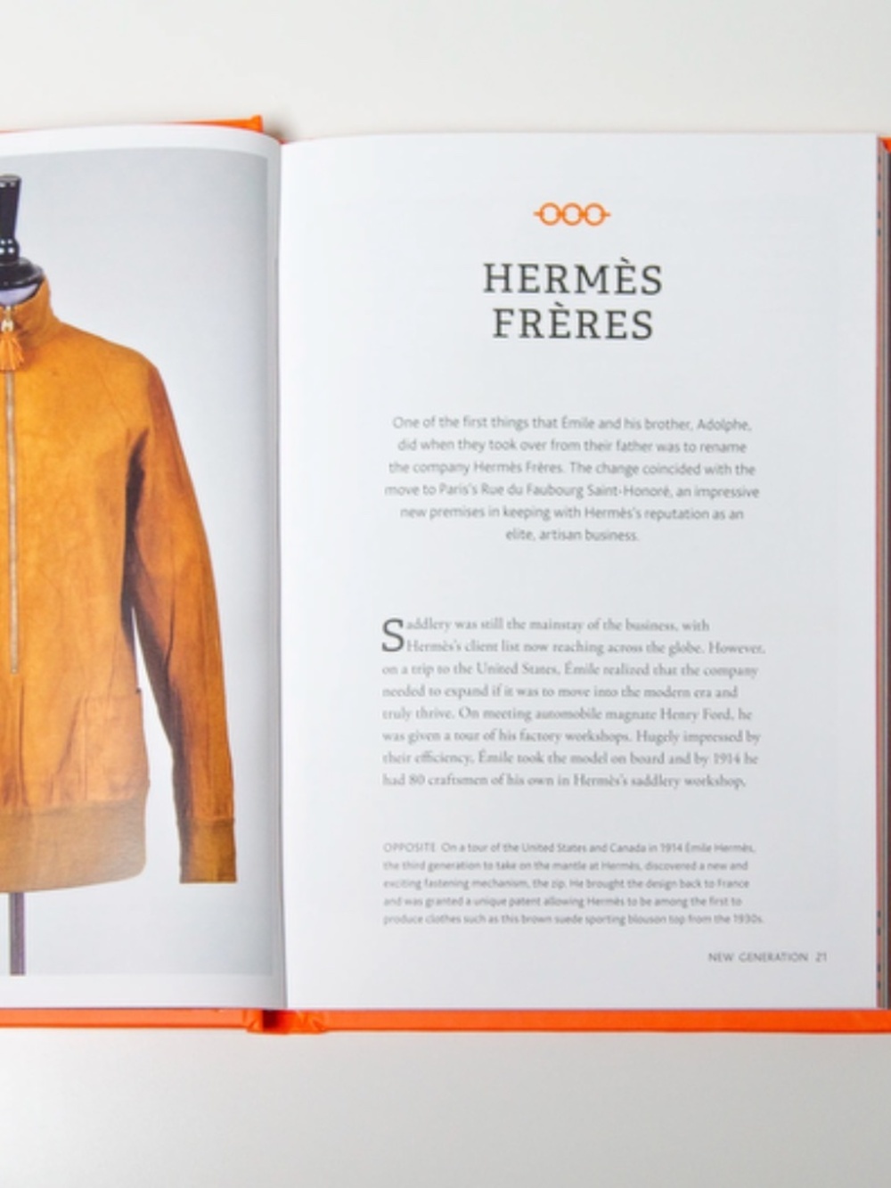 The Little Book Of Hermès: The Story Of The Iconic Fashion House - Picture 4 of 6
